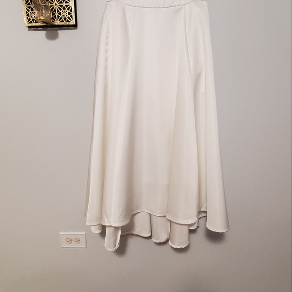 White Satin Skirt with pockets-New with tags! - Picture 5 of 8